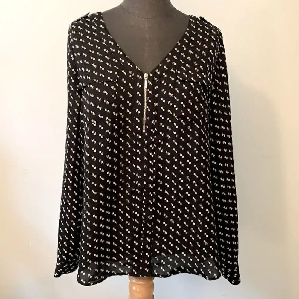 Arrow Zipper Blouse